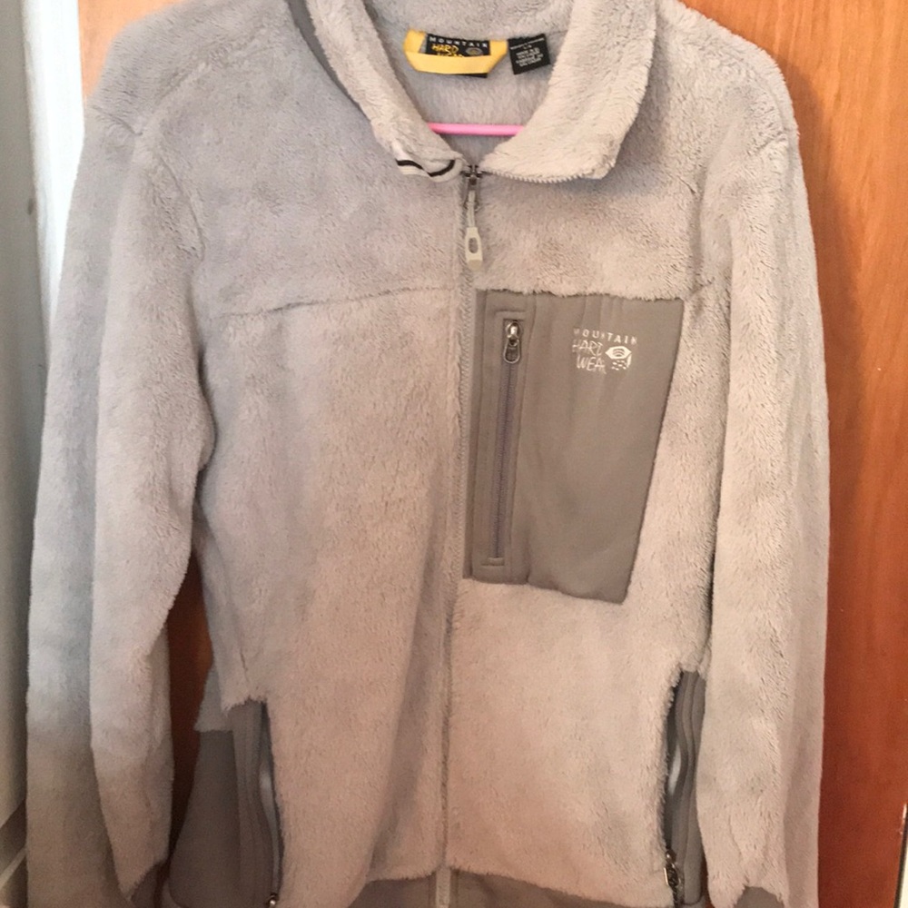Mountain hardware jacket... women’s grey fleece